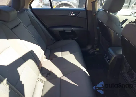 2011 Suzuki Kizashi Se z USA, uszkodzony, nr VIN JS2RF9A39B6110425